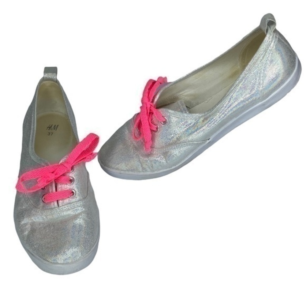 H&M Shoes Iridescent Metallic Slip On Sneakers with Neon Pink Shoe Laces Size‎ 6